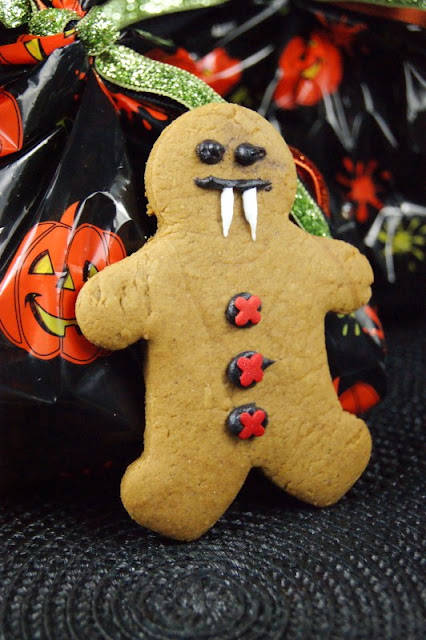 Gingerbread Vampire Cookies