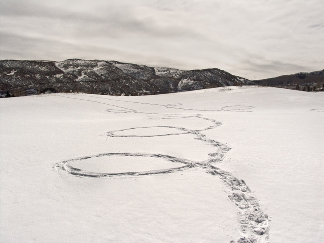 This first piece grew out of Hidrichsen's snow shoe walks during a three month residency in the Colorado Rocky Mountains. - No These Aren't Crop Circles, Wait Until You See What This Artist Does In The Snow. This first piece grew out of Hidrichsen's snow shoe walks during a three month residency in the Colorado Rocky Mountains. - No These Aren't Crop Circles, Wait Until You See What This Artist Does In The Snow.