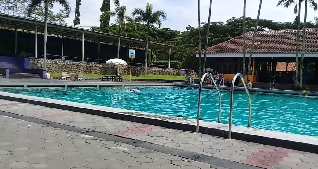 Mahal? NO! Inilah 5 Kolam Renang Murah di Malang