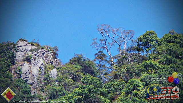 Puncak Gunung Baling : Thru the lens