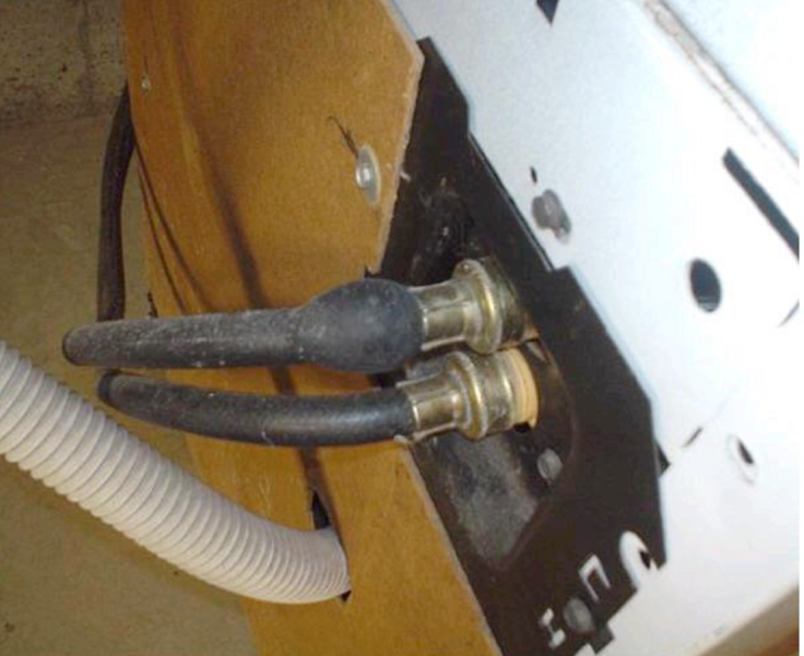 MEC&F Expert Engineers CAUSE & ORIGIN INVESTIGATIONS HOT WATER TANK