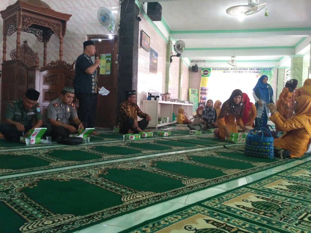 Kehadiran Saparudin,SP. Diacara Isra' Mi'raj Membawa Angin Segar untuk Sekretariat BKMT