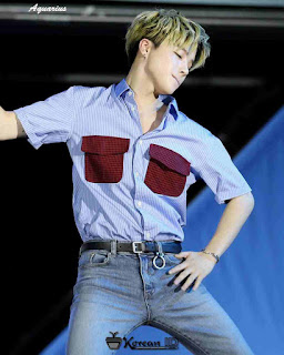Foto Jinhwan iKON Keren Diatas panggung Foto Jinhwan iKON Keren Diatas panggung