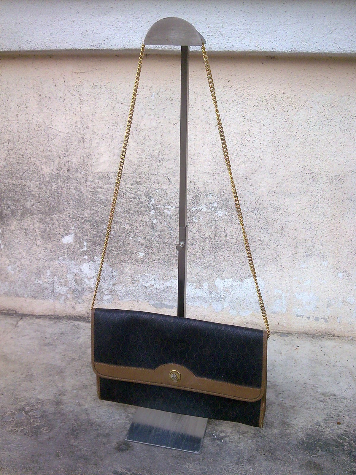 d0rayakEEbaG Christian Dior ChainStrap Leather Shoulder Bag(SOLD)