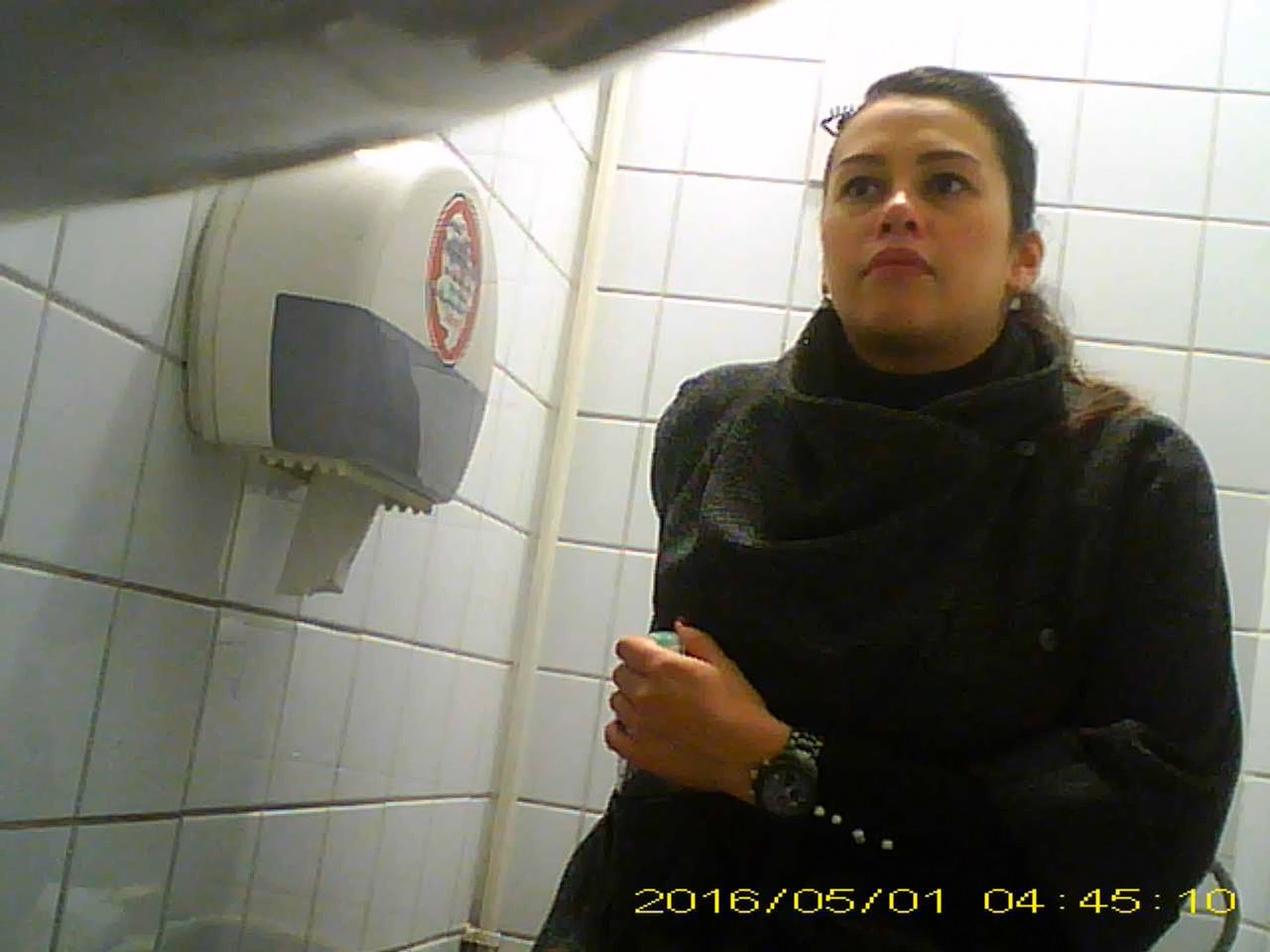 Hidden zone в туалете. видеокамера в туалете колледжа. скритийкамержэнскийтуалет. камера туалет студент. Student restroom - студенческий туалет.