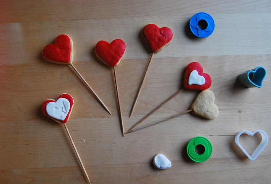 http://sosunnyblog.blogspot.com.es/2014/01/galletas-san-valentin-fondant-y.html