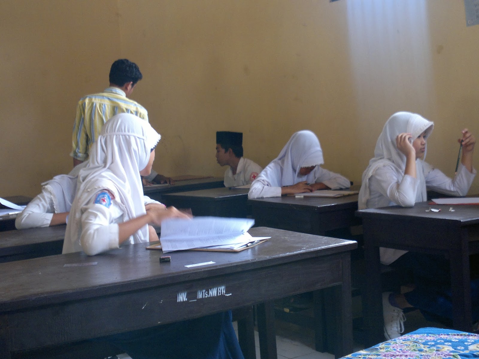 Contoh Soal Latihan Introducing Oneself and Other Kelas 7 Contoh Soal Latihan Introducing Oneself and Other Kelas 7