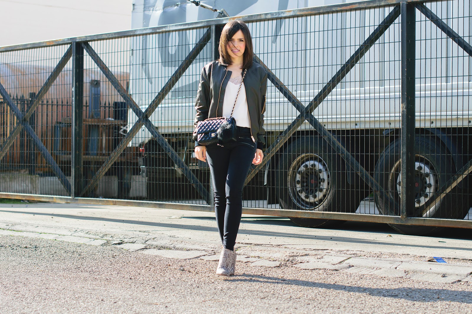 Look de ponteunostacones con bomber de nueva temporada de zara