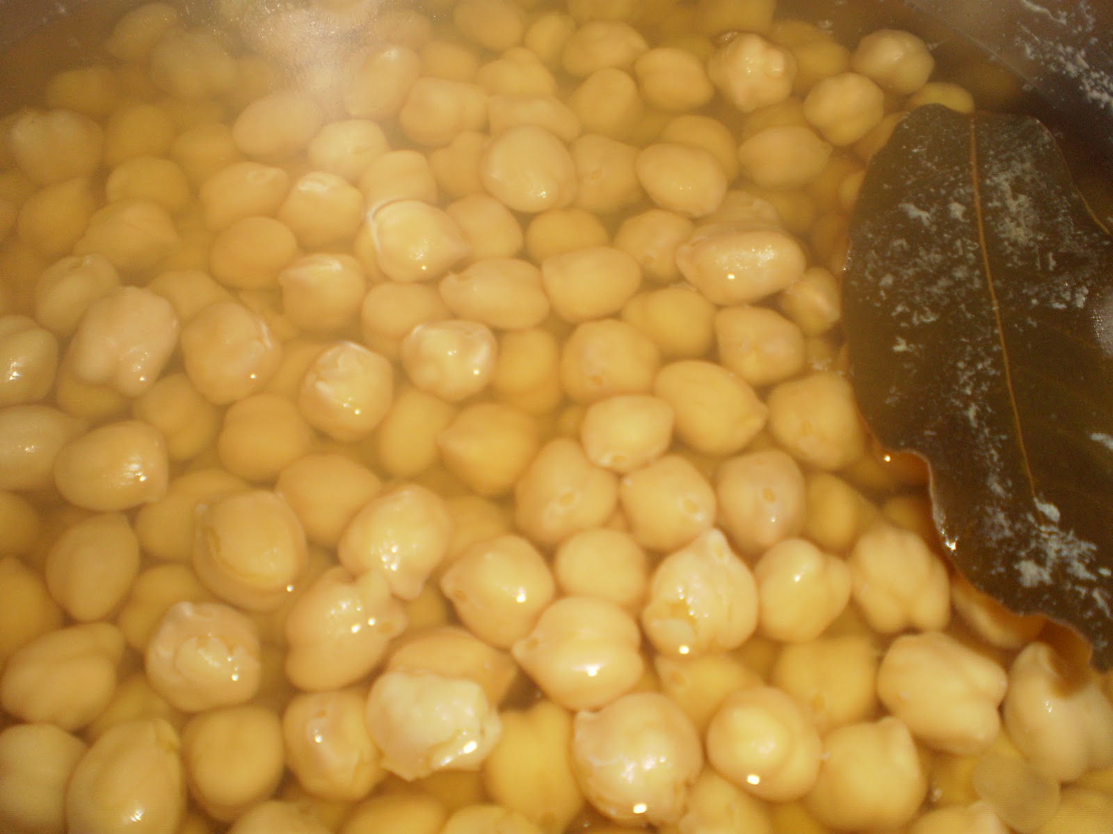 COCINA SIN TONTERIAS Ensalada de garbanzos y surimi