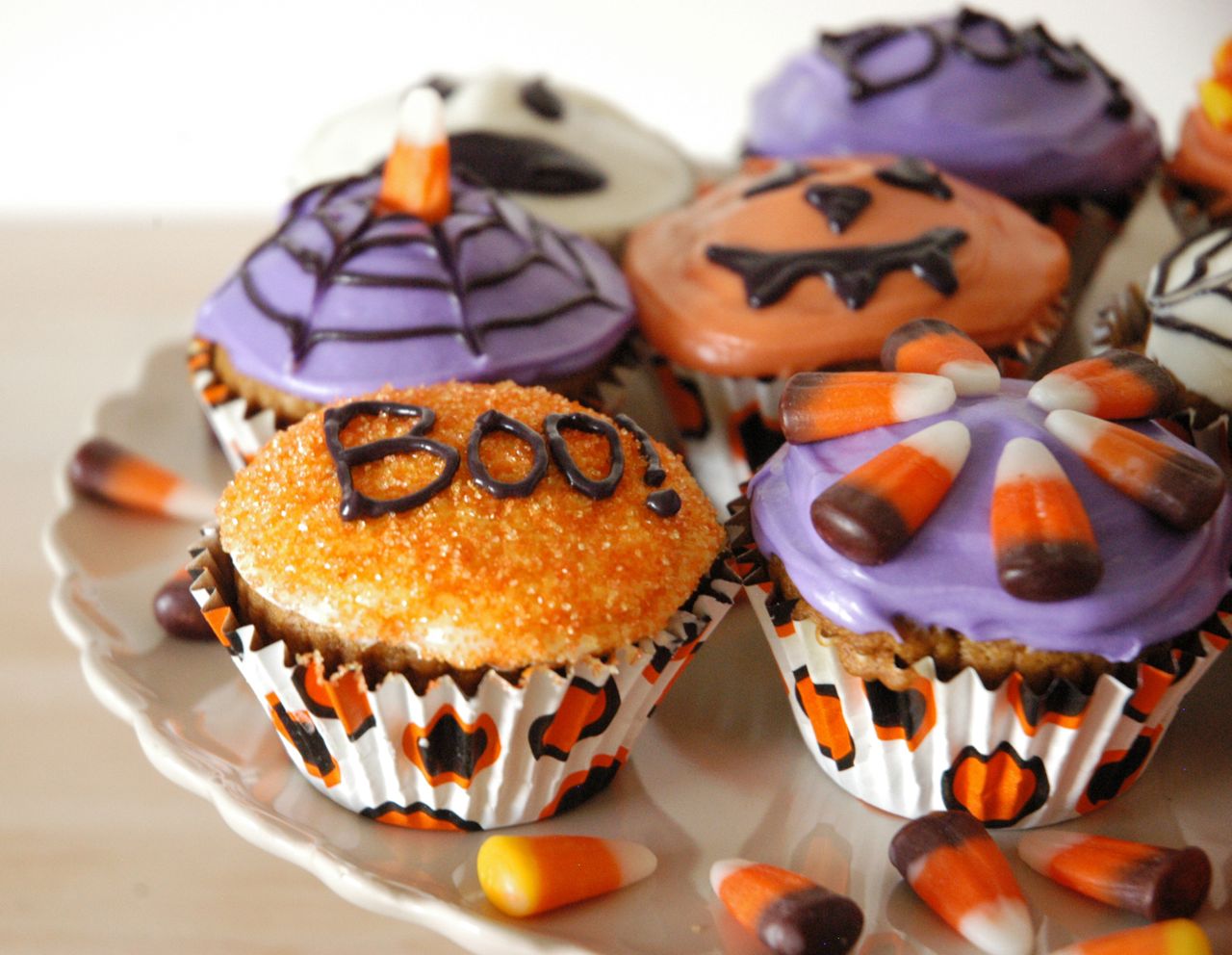 Goddess of Baking: Spiced Pumpkin Cupcakes for Halloween