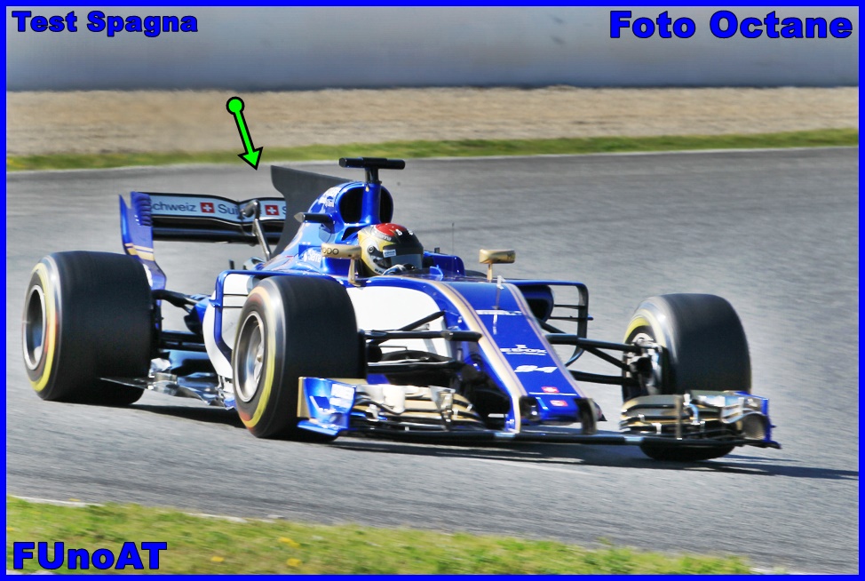 Immagine 2 - Sauber C36 in azione nei test di Barcellona