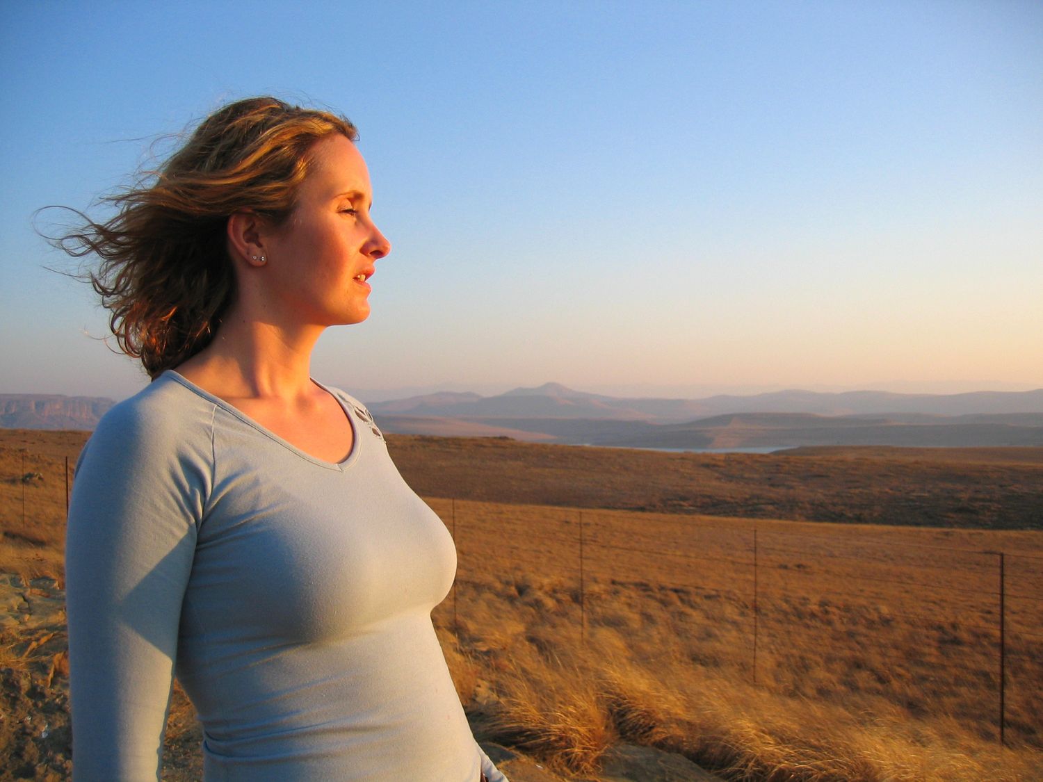 маша мериль и кончаловский. Femme mariee. Femme mariee фото. софи гиймен актриса годар. Une femme mariée постер.