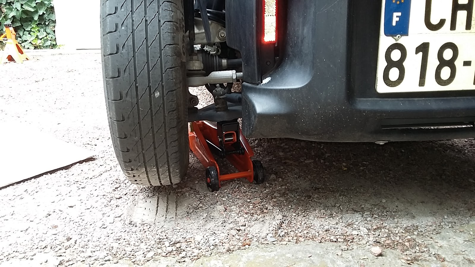 La vie en Twizy: Où placer un cric pour lever votre Twizy