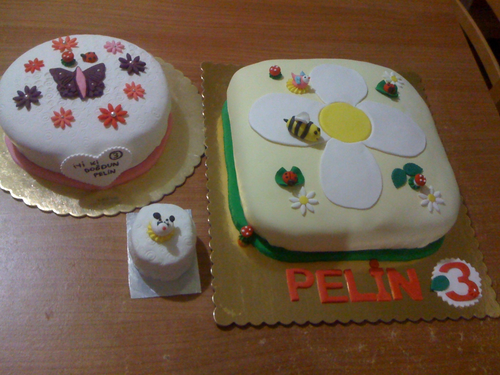 PASTA & CAKE Çiçekli Arılı Pasta (Kreş öğretmenimizin kızının Yaşgünü