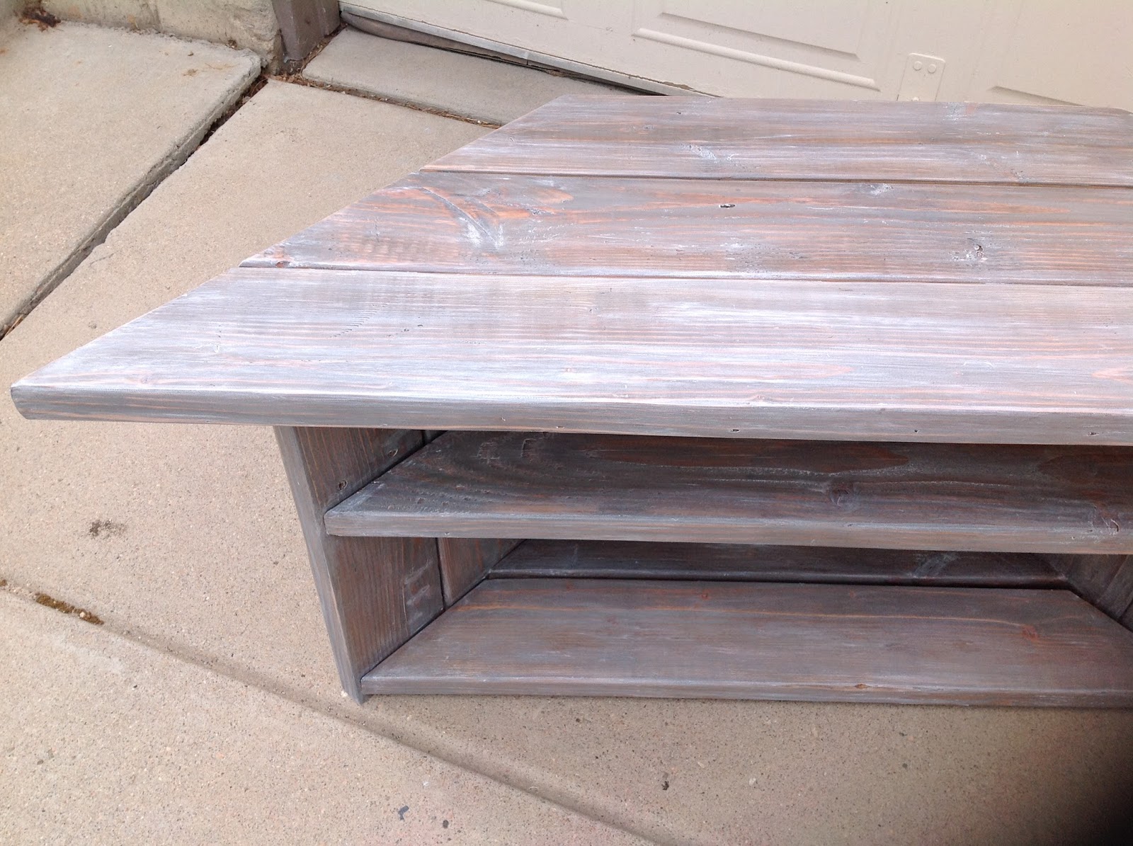 mimiberry creations How to Easily Build a Rustic Corner TV Stand AND