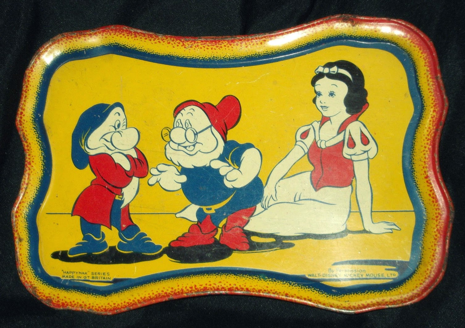 Filmic Light Snow White Archive Vintage Happynak Tin Tea Sets