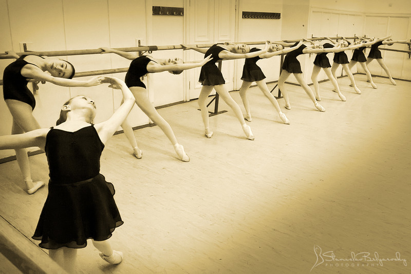 Мастера классического танца 5 класс. Балет классический Экзерсис. Академия балета Вагановой. Классический станок хореография. Классическая хореография для детей.