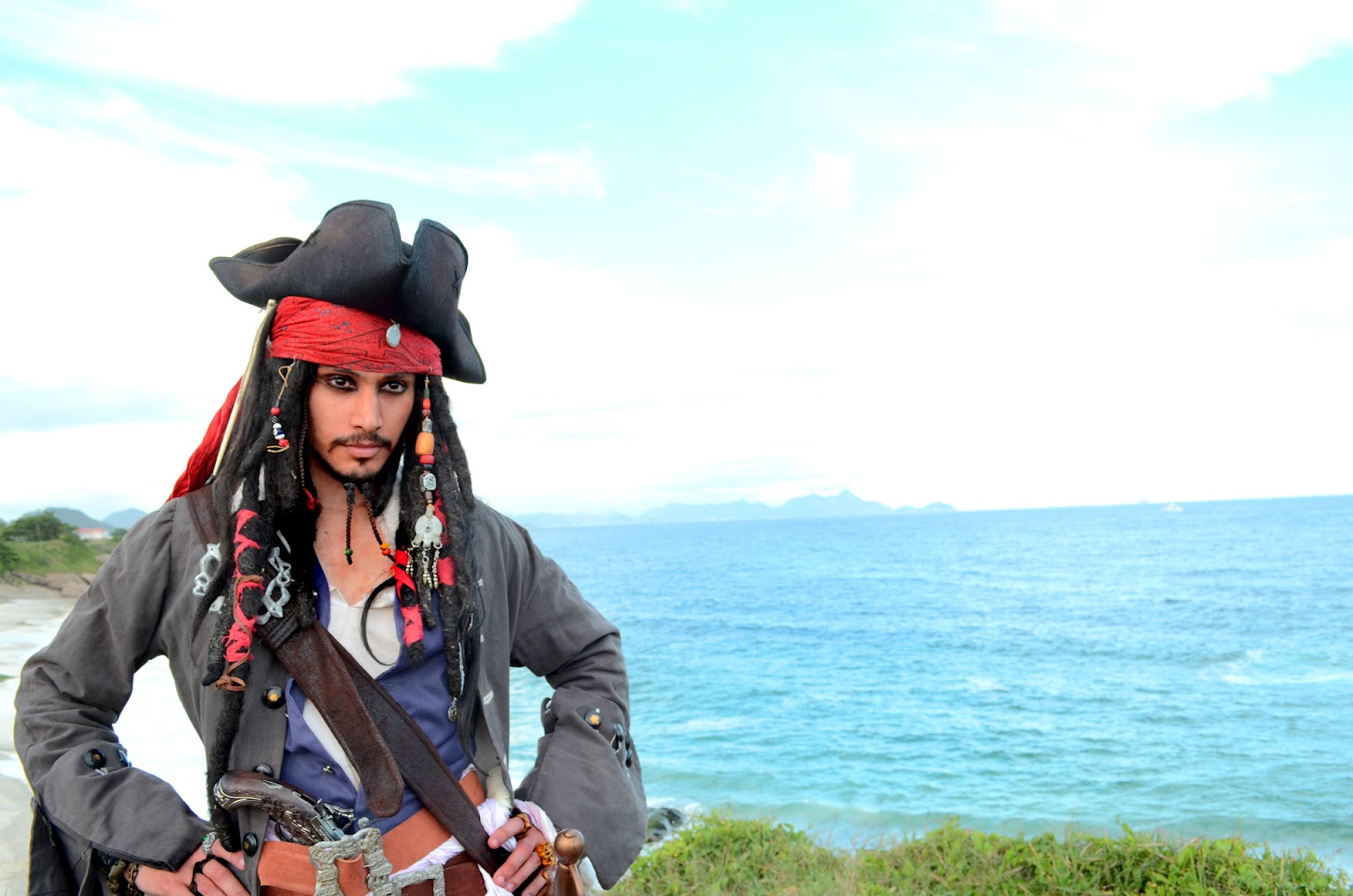 Пираты мечтали. Пираты Карибского моря Джек Воробей. Джек. Костюм пирата Джека Спарроу. Шляпа капитана Джека воробья.