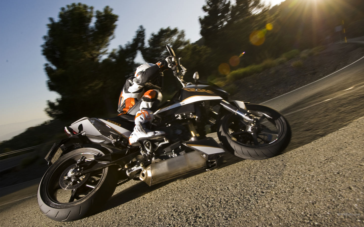 mozgó háttérképek telefonra, online játékok: Motoros háttérképek képek 1.