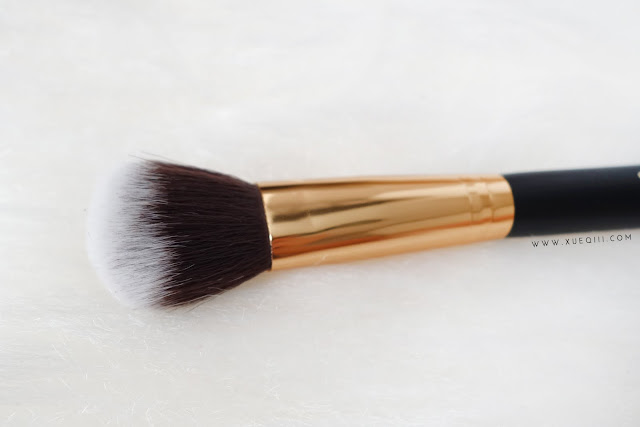 BH Cosmetics Sculpt and Blend 2 - 126 Precision Blush Brush