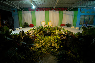 Ucus : The Pelamin and meja makan are ready