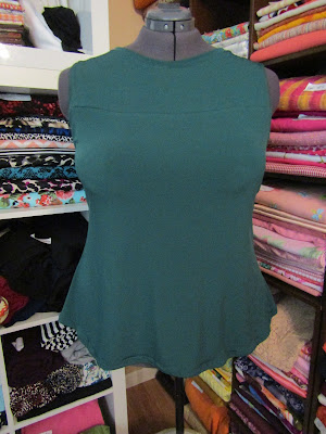 Simplicity 8016 top www.sewplus.blogspot.com