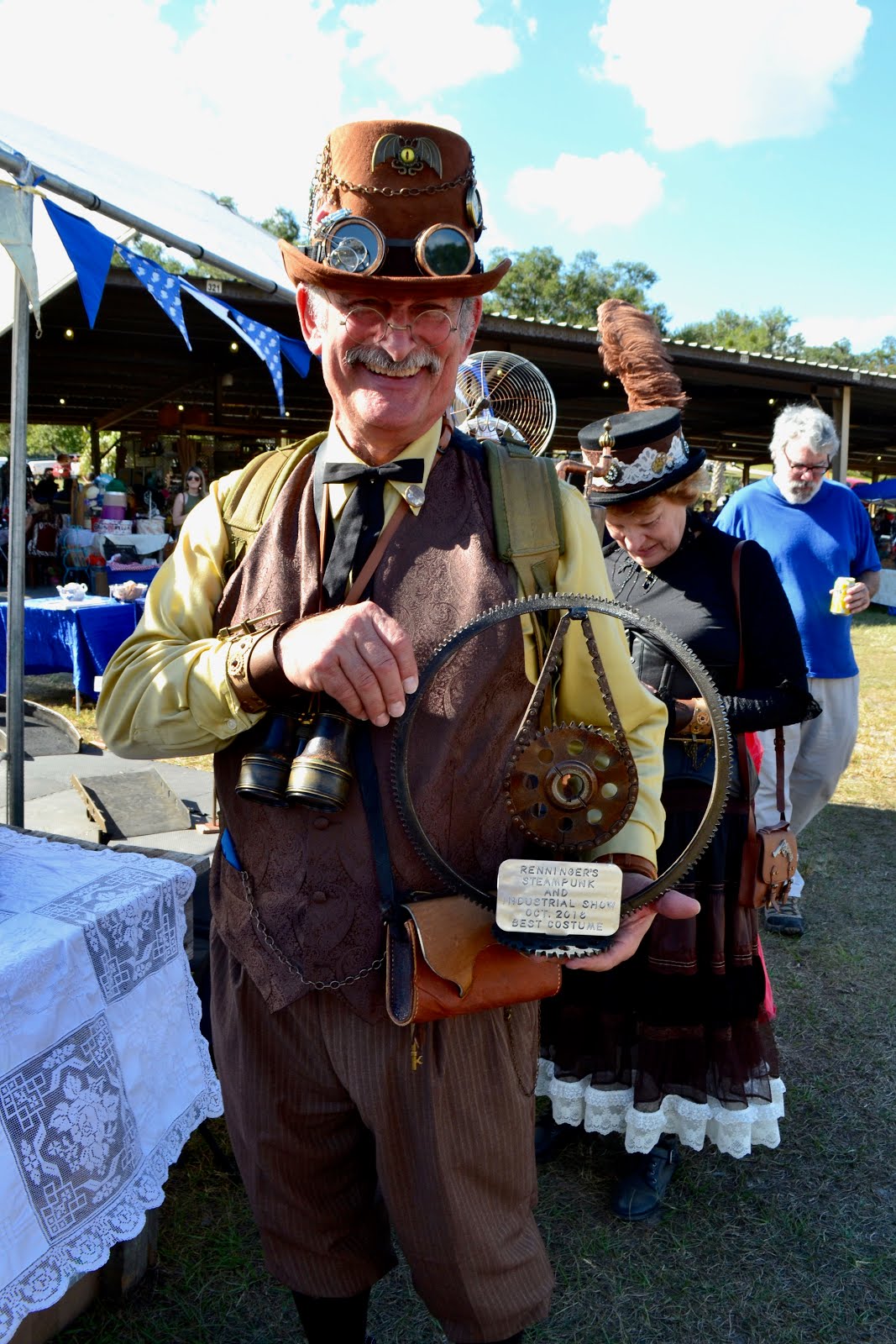 Over the Crescent Moon: Featured Teapot Racer: Time 4 Tea