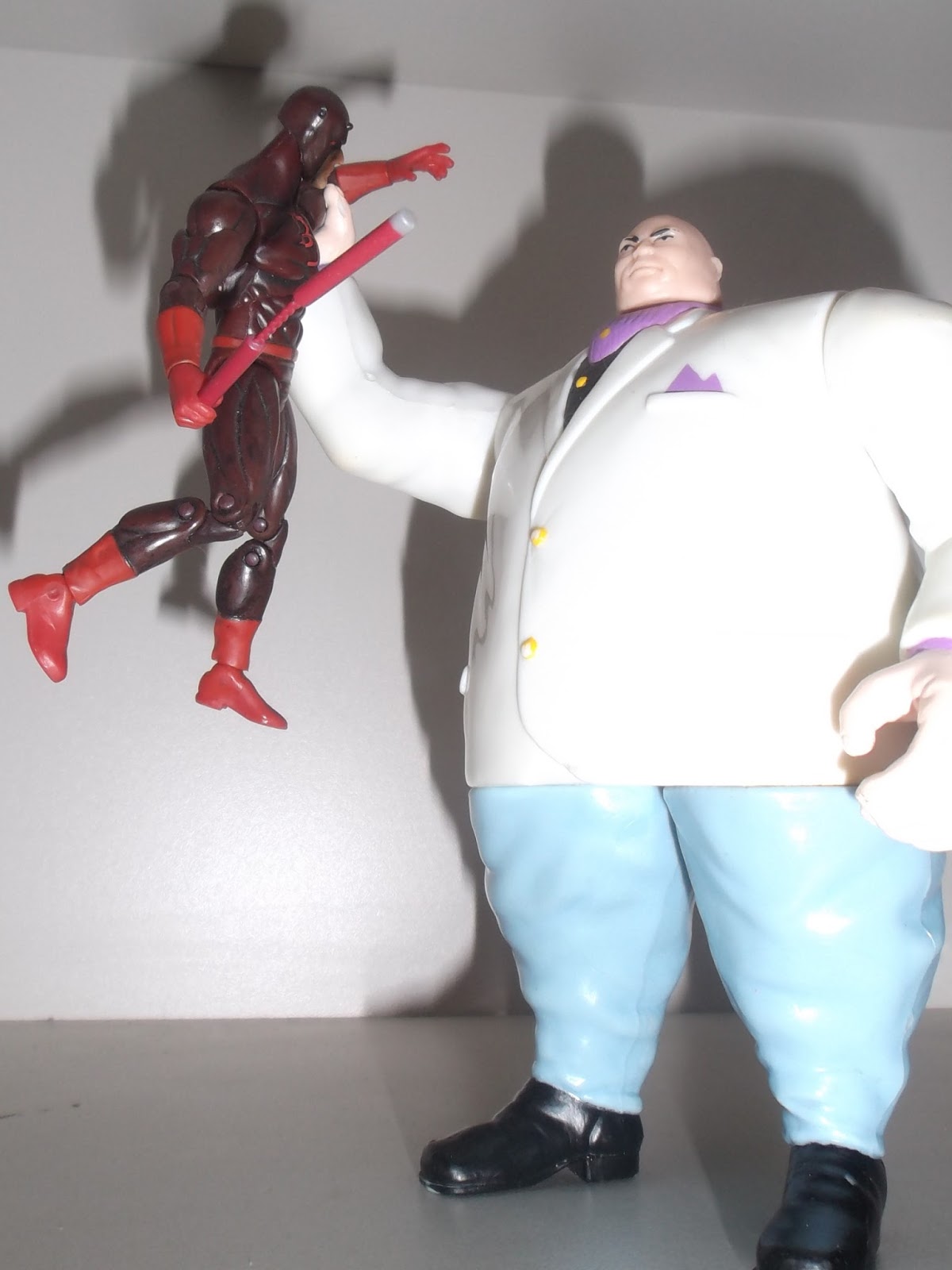 2 MINUTE TOY BREAK! Marvel Kingpin
