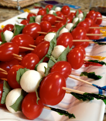 girlsgonefood: Caprese Skewers with Balsamic Reduction