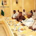 Buhari in an emergency meeting with APC Governors , Governors mood shows that problem dey