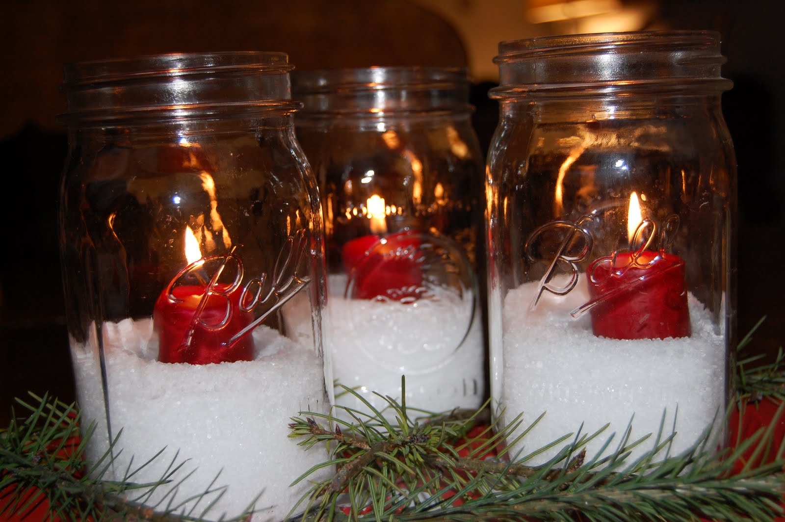 37 Exquisite Mason Jar Christmas Centerpieces | Table Decorating Ideas