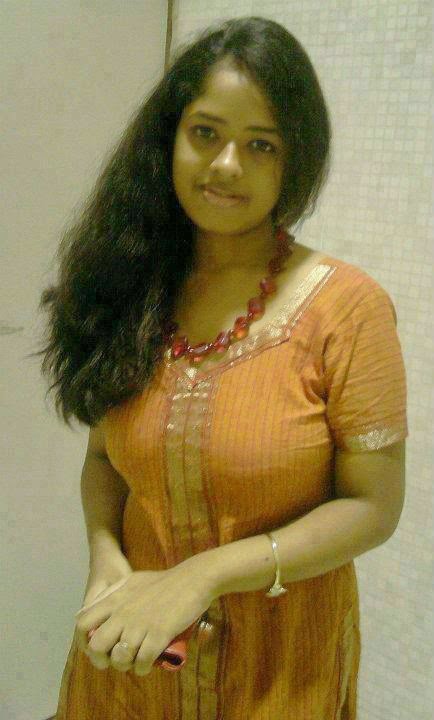 Indian College Girls Hot Photos
