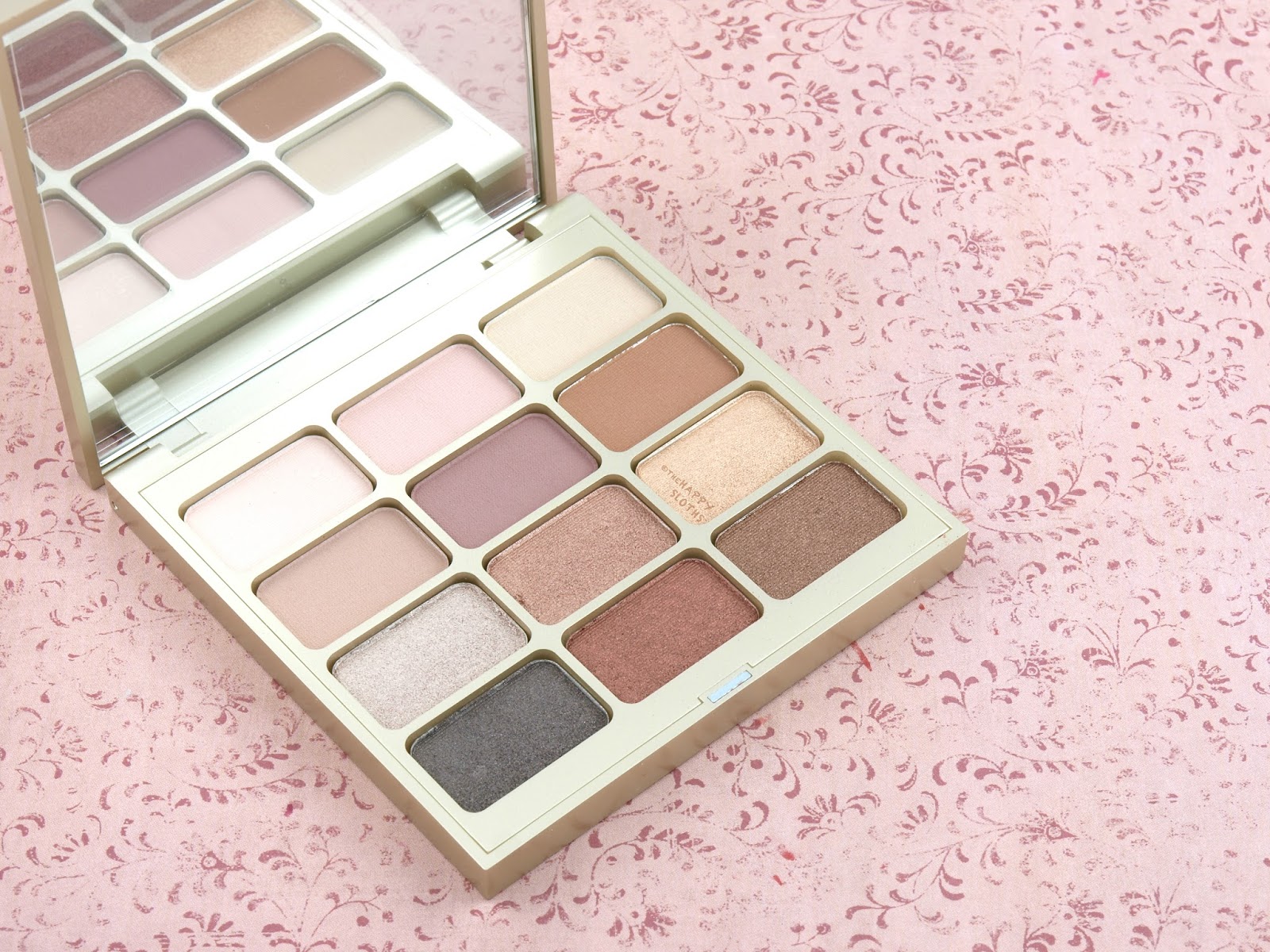 Disse Som agitation Stila Matte 'n Metal Eyeshadow Palette: Review and Swatches | The Happy  Sloths: Beauty, Makeup, and Skincare Blog with Reviews and Swatches