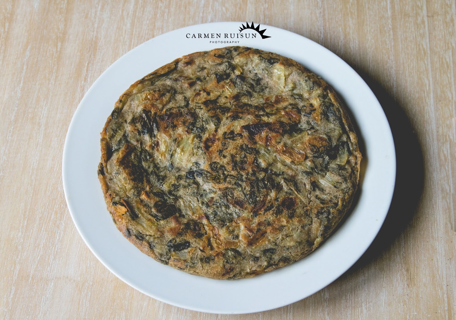 DE VEGANEO CON CARMEN RUISUN Tortilla de trigo sarraceno con espinacas.