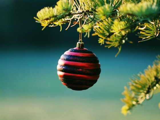 besplatne Božićne slike za mobitel 640x480 free download čestitke blagdani Merry Christmas kuglica za bor