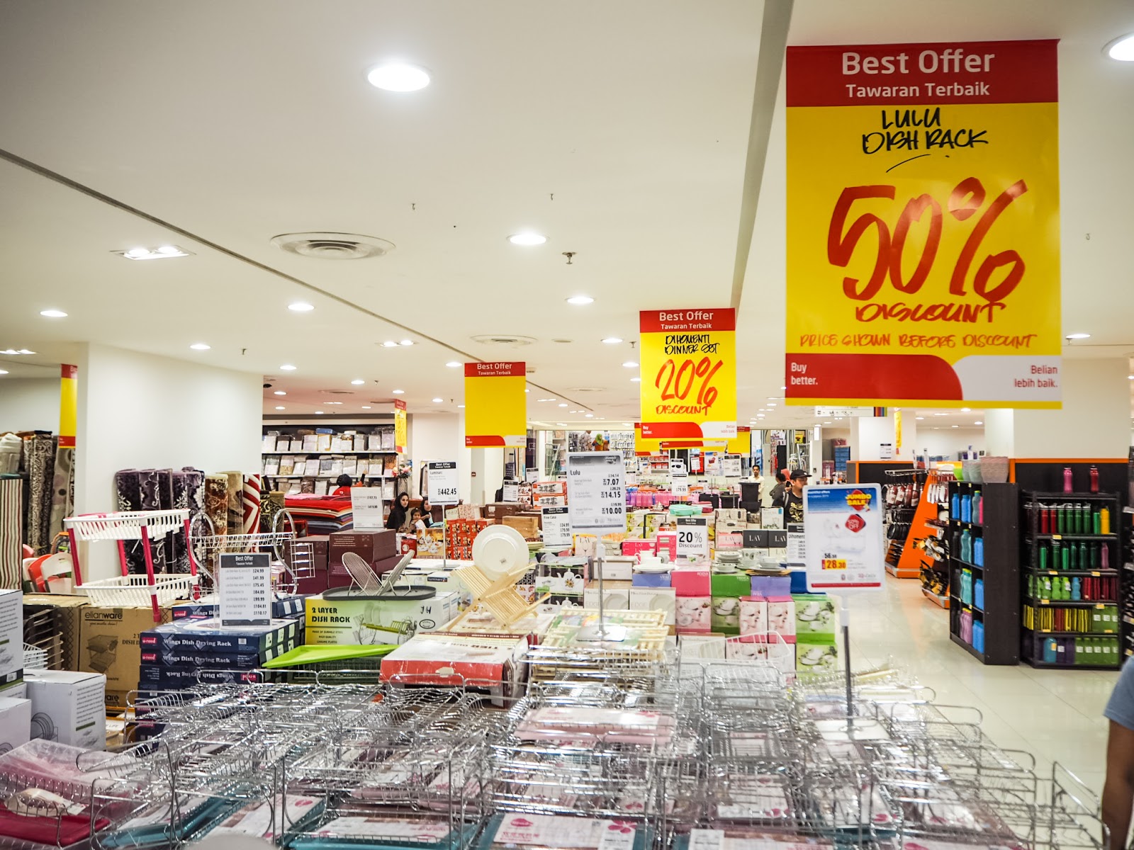 world largest lulu hypermarket vs