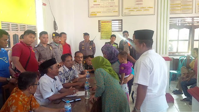 Warga%2BTanggultlare%2Bprotes%2Baset%2Bdesa