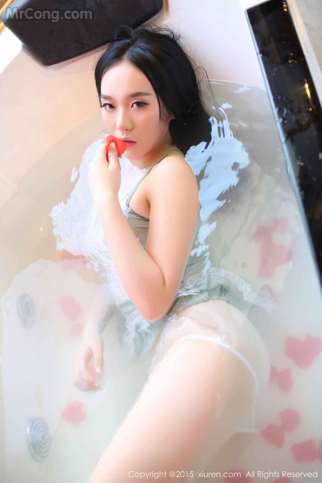 XIUREN No. 2273: Model Jennifer (小 若) (99 photos)