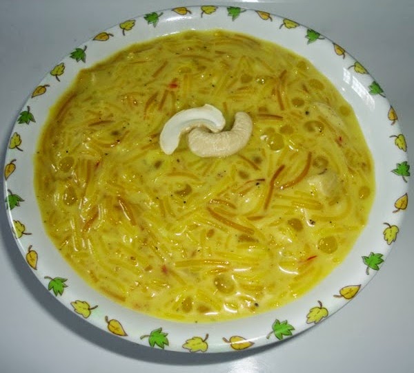  Sevai sabudana kheer in a serving bowl