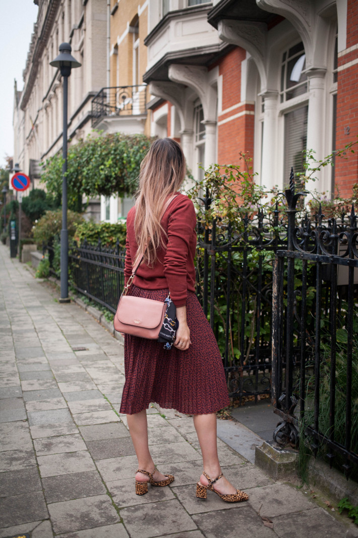 Outfit: playful office outfit in double leopard print and wink sweater