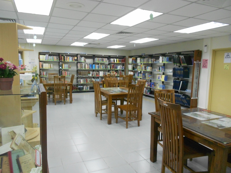 Travel with Nicki and Andre: Melaka Public Library