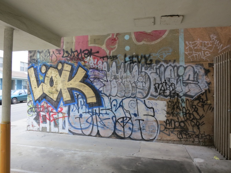 MELROSEandFAIRFAX: Apartment Graffiti Bombing