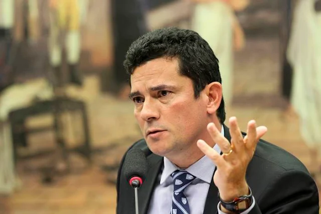 Moro aceita convite para ser ministro da Justiça no governo Bolsonaro