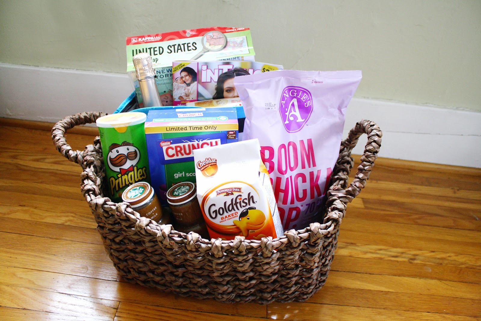 CurlyQPaper Coming to America Basket