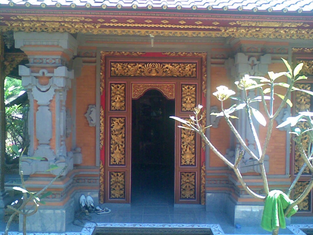 Angga Seni Ukir : Bangunan dan Jenis Ukiran Stil Bali