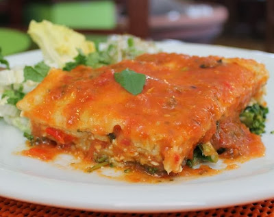 Lasanha com Creme de Tofu, Brócolis e Palmito Lasanha com Creme de Tofu, Brócolis e Palmito (vegana)