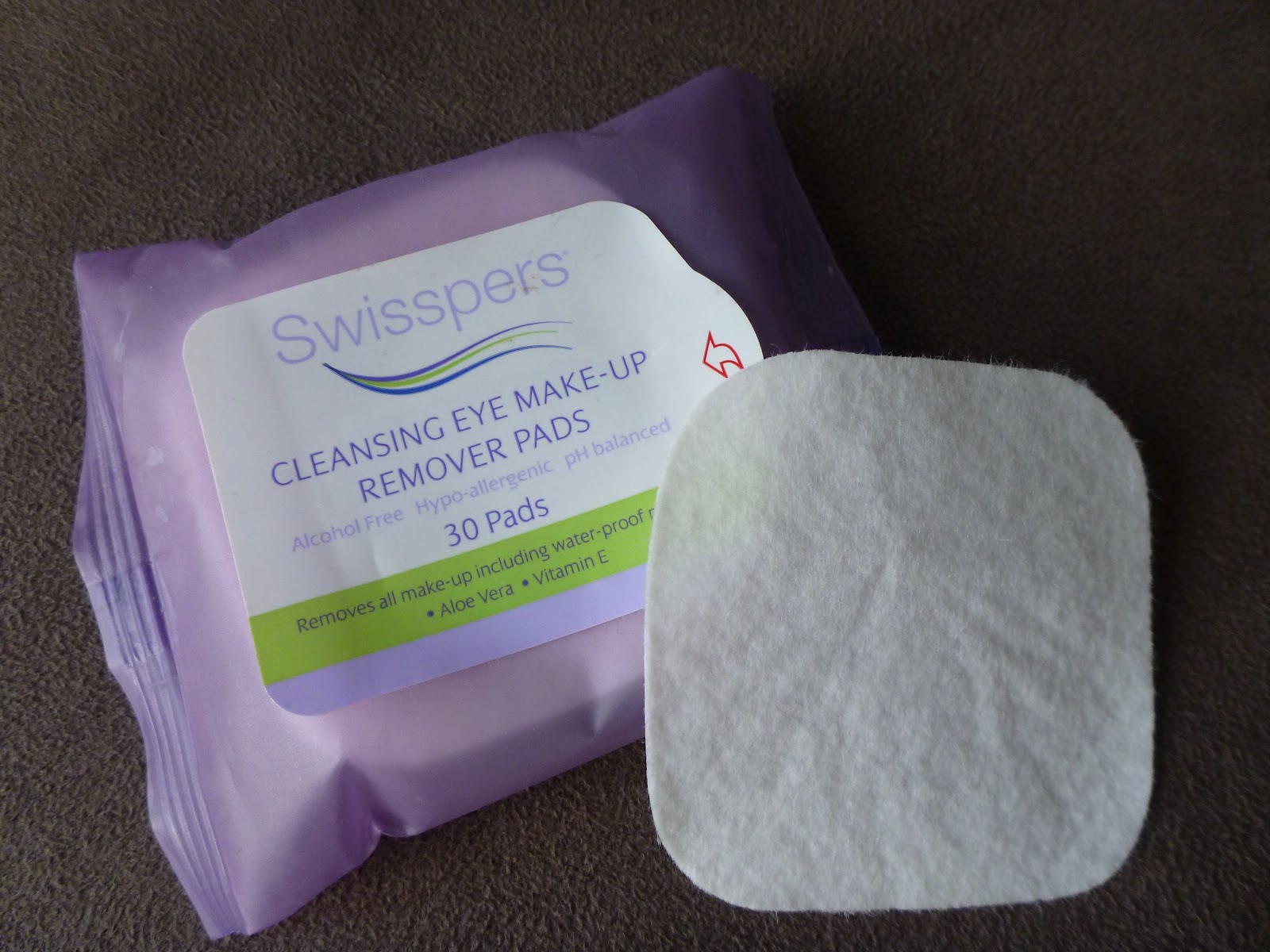 Australian Beauty Review Swisspers Cleansing Makeup Remover Pads