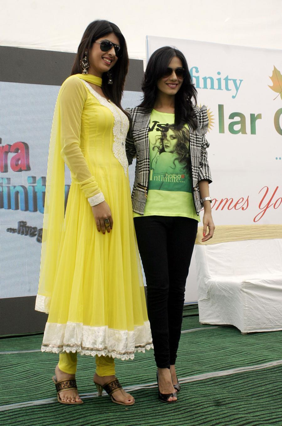 Hindi TV Actress Aishwarya Sakhuja Glasses Photos In Yellow Dress