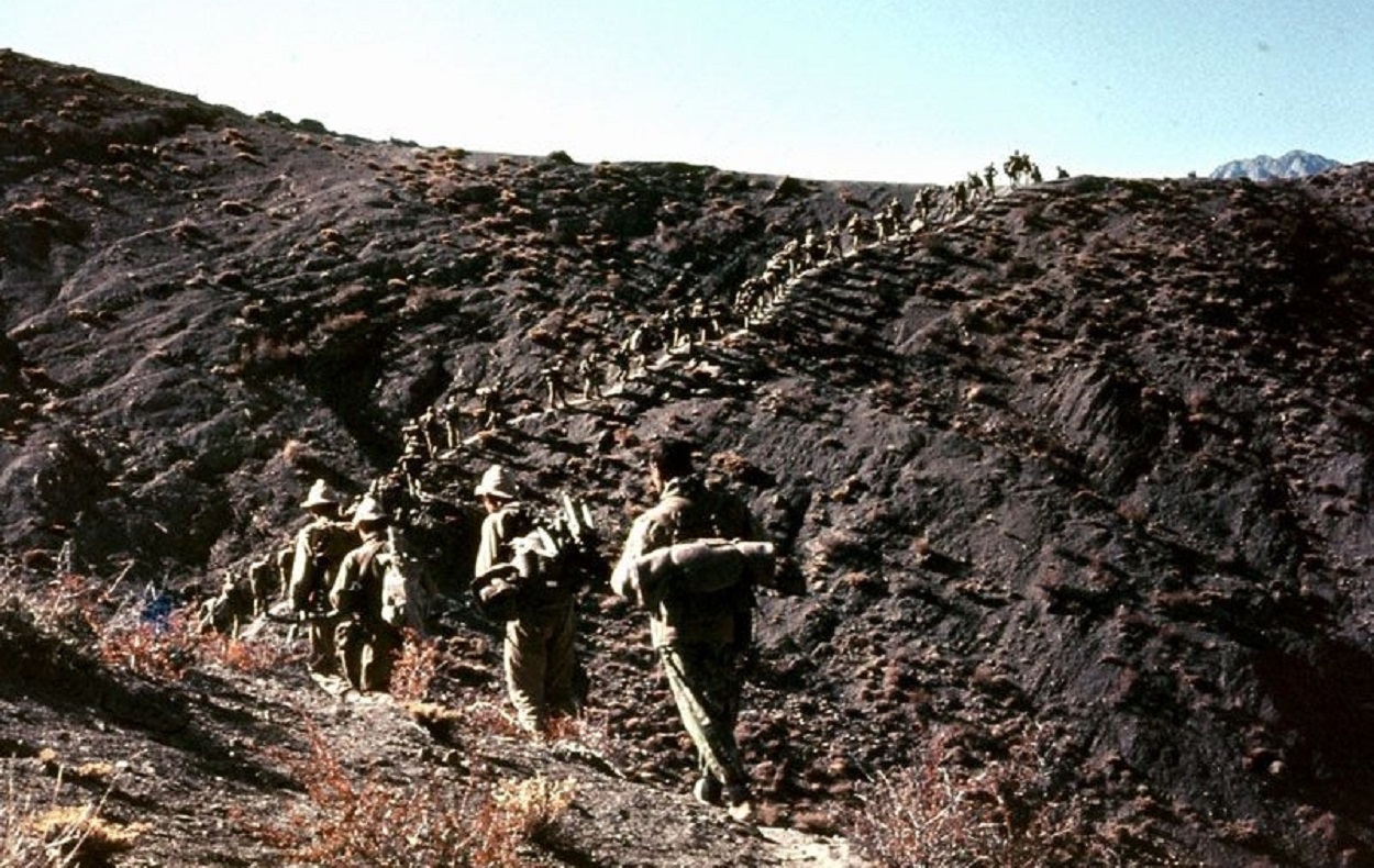 Тропы войны солдата. Бой в ущелье Афганистан. Бой в Панджшерском ущелье 1984. 30 Апреля 1984 года в Афганистане в ущелье Хазара.