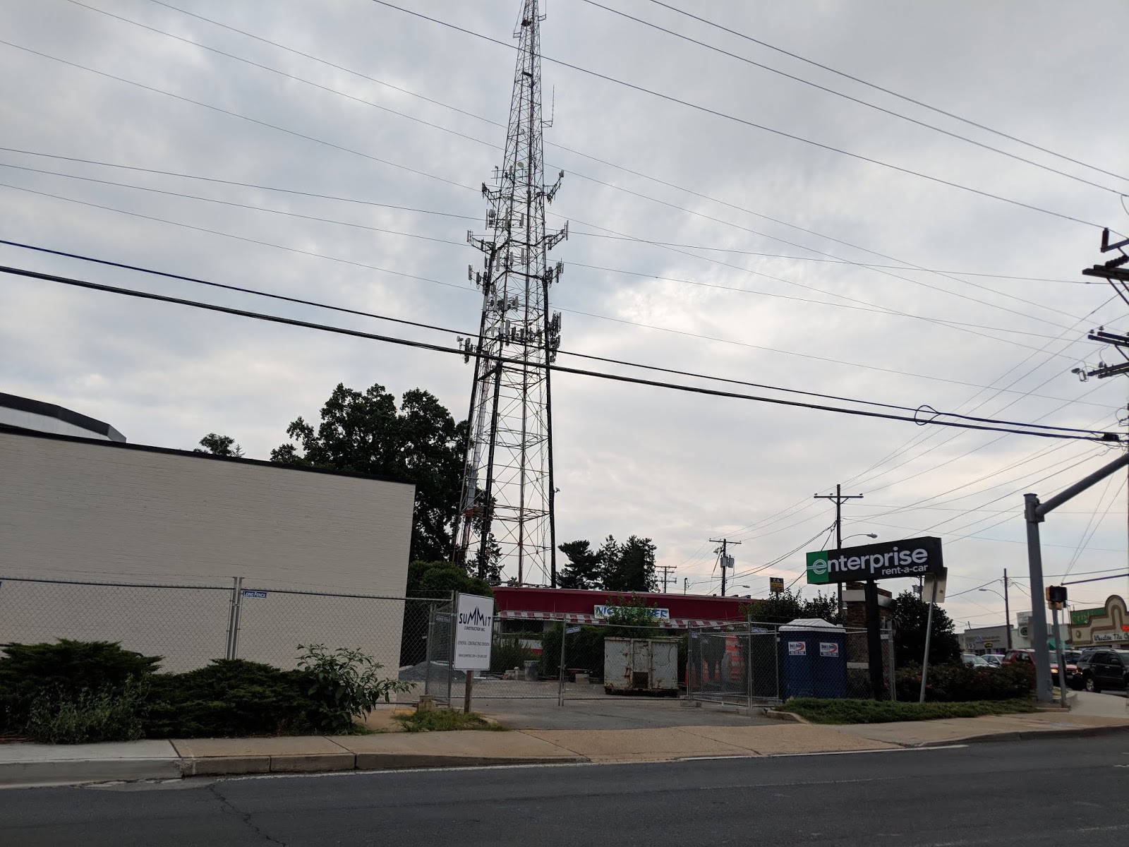 East MoCo Enterprise RentaCar installs signage at new Wheaton location